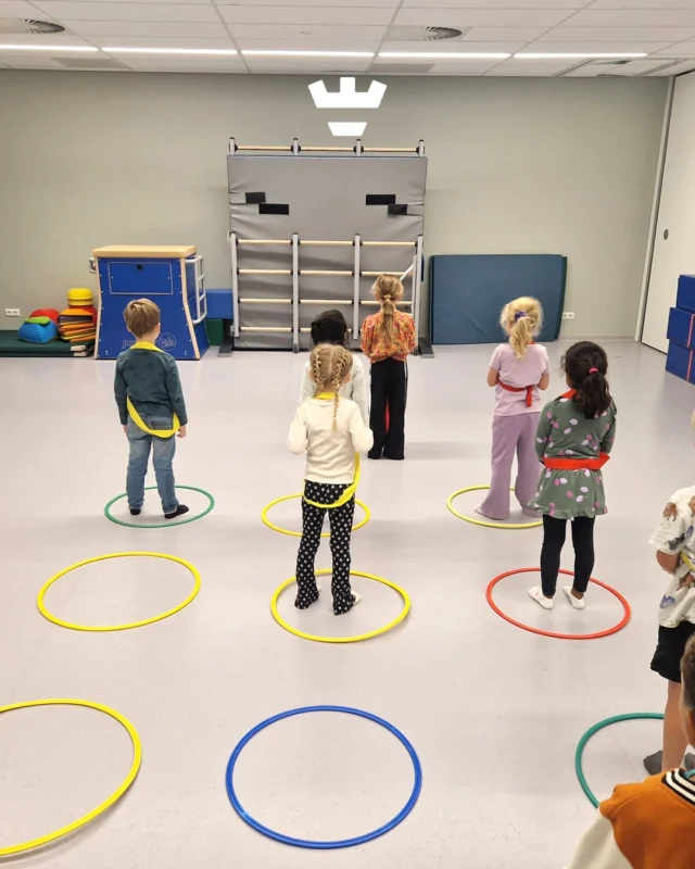 Drie op een rij… maar dan in het echt! Op BSO Damakker spelen de kinderen samen boter, kaas en eieren 🧈🧀🥚

Spelenderwijs oefenen ze met samenwerken, op hun beurt wachten en nadenken over hun volgende zet 🤔