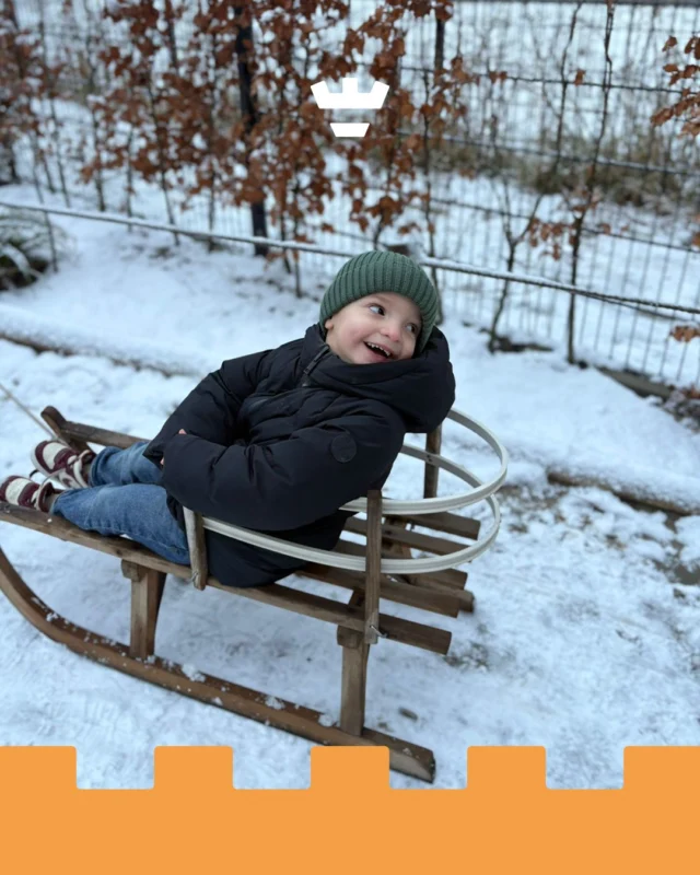 Sneeuwpret bij Klein Alkmaar ☃️

Sneeuw = buitenspelen! Op onze vestigingen aan de Jan Steenstraat, Damakker en Judith Leysterstraat maakten de kinderen volop gebruik van het winterse weer ❄️