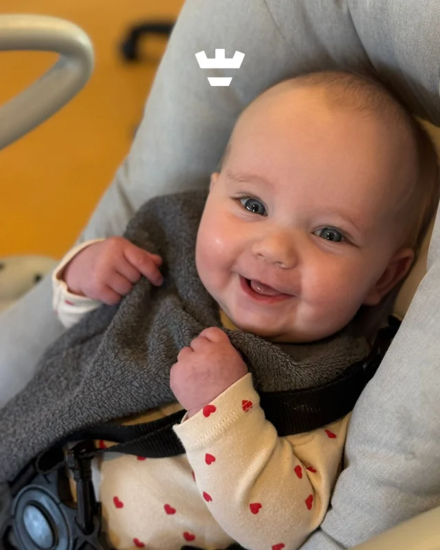 Op zoek naar dagopvang in Alkmaar? 👶

Bij Klein Alkmaar vind je in elke wijk een kinderdagverblijf. Dat betekent dat er altijd een fijne, vertrouwde plek bij jou in de buurt is waar jouw kind zich kan ontwikkelen, spelen en groeien.

En heb je snel opvang nodig? Ook dan denken we graag met je mee. We hebben regelmatig mogelijkheden voor snelle plaatsing, zodat je niet lang hoeft te wachten.

Benieuwd naar de mogelijkheden bij jou in de buurt? We helpen je graag verder 💛