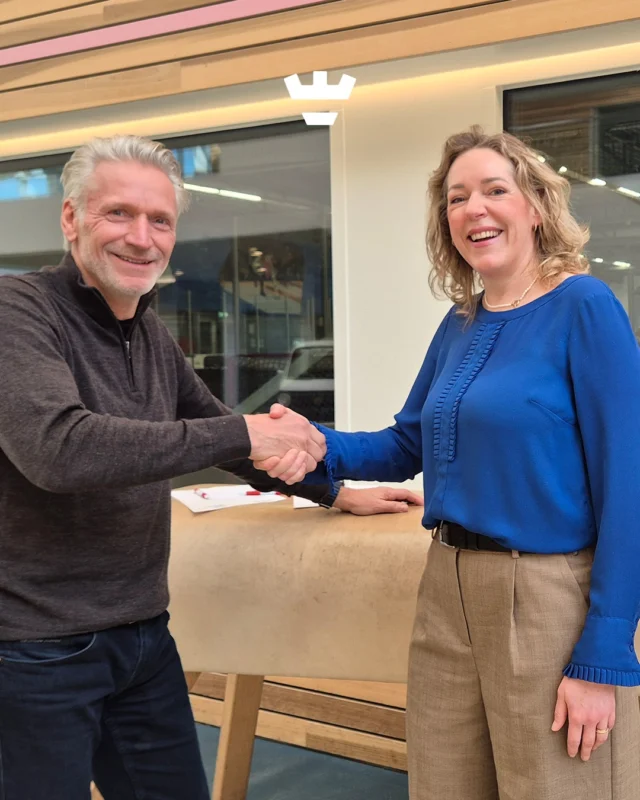 Samen in beweging – ook de komende jaren 🤍

Dit is er zo één waar we graag nog even bij stilstaan: onze samenwerking met @alkmaarsport is verlengd. Ook de komende drie jaar zijn we weer trotse hoofdsponsor van de Avond4daagse Alkmaar🚶‍♂️🚶‍♀️🚶 

Waarom dit zo goed past bij Klein Alkmaar? Er is ruimte voor iedereen. Zo is er ook een Avond4daagse op maat voor doelgroepen die behoefte hebben aan een passend aanbod. En natuurlijk is er op de laatste avond weer de traditionele Klein Alkmaar peuterloop ✨ 

📅 1 t/m 4 juni 2026

✅ De inschrijving is geopend! 

👉 Individueel meelopen? https://www.alkmaaractief.nl/activiteit/584703/avond4daagse-alkmaar-5-km

👉 Loop je via school mee? Dan heeft je school de inschrijflink ontvangen.