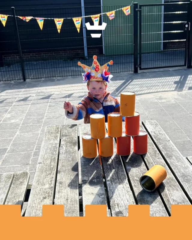 Hebben jullie ook zo genoten van Koningsdag? 🧡👑

Vorige week kwamen we al helemaal in de feeststemming tijdens de Koningsspelen.

Deze leuke foto van onze vestiging Olympiaweg vat in één beeld samen waar het bij Koningsdag om gaat 🎉